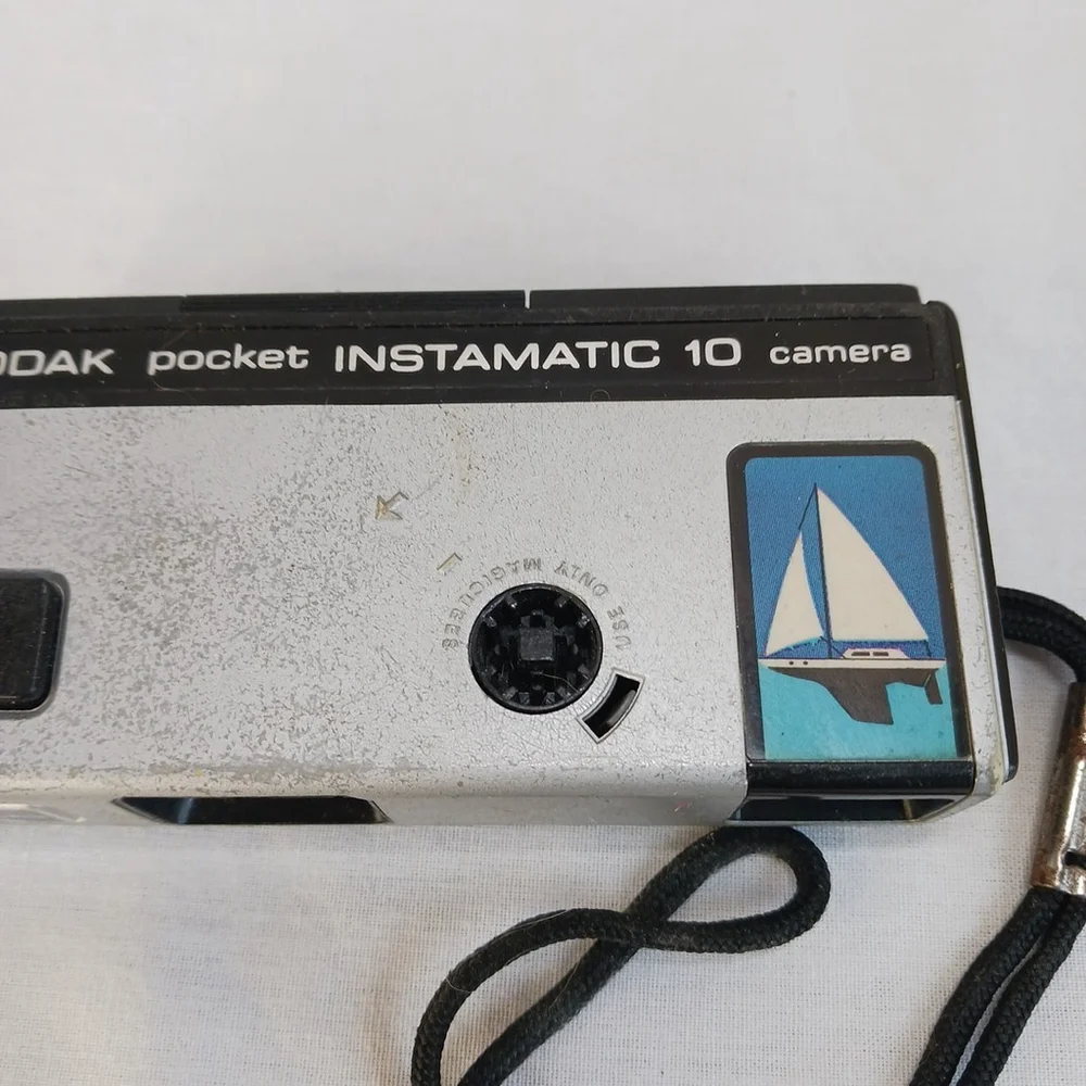Vintage Kodak Pocket Instamatic 10 Camera 110 Film